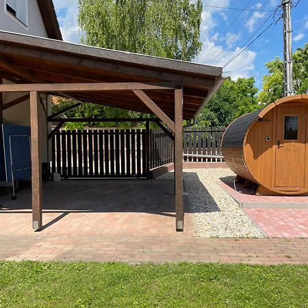 Marta Apartman Balatonalmádi Buitenkant foto