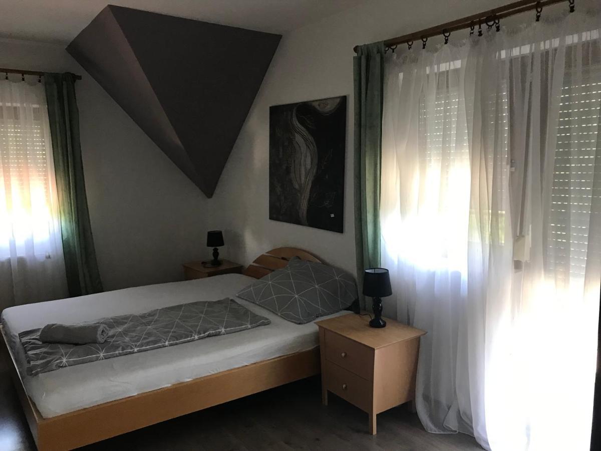 Marta Apartman Balatonalmádi Buitenkant foto