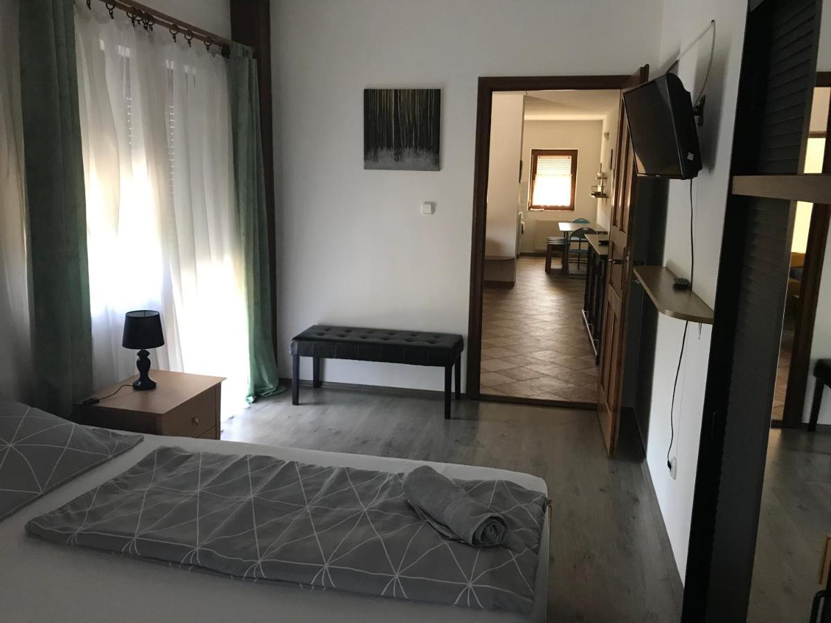 Marta Apartman Balatonalmádi Buitenkant foto