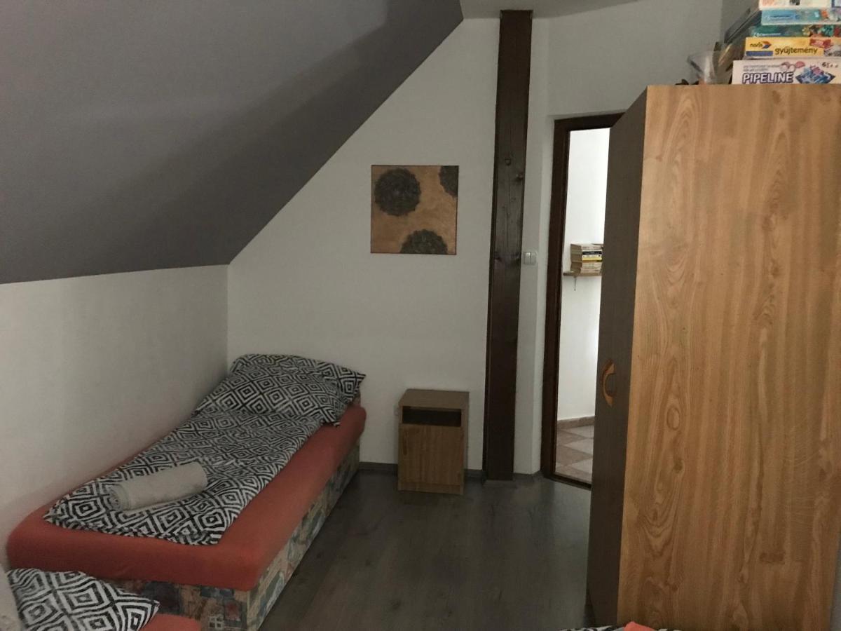Marta Apartman Balatonalmádi Buitenkant foto