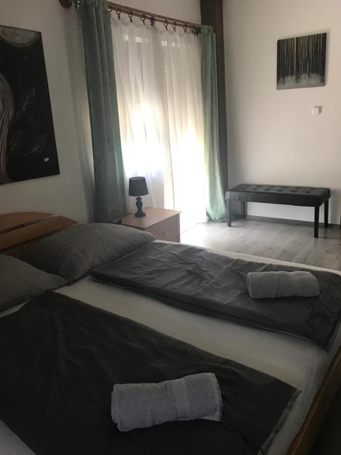 Marta Apartman Balatonalmádi Buitenkant foto